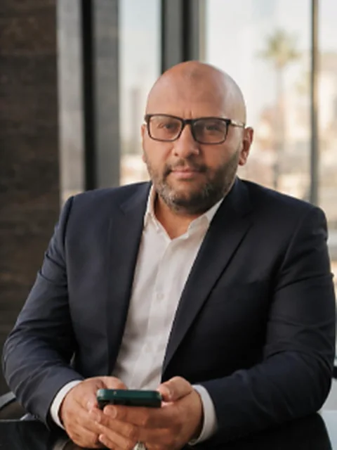 أحمد النجار — مدير الإنشاءات والتوريدات