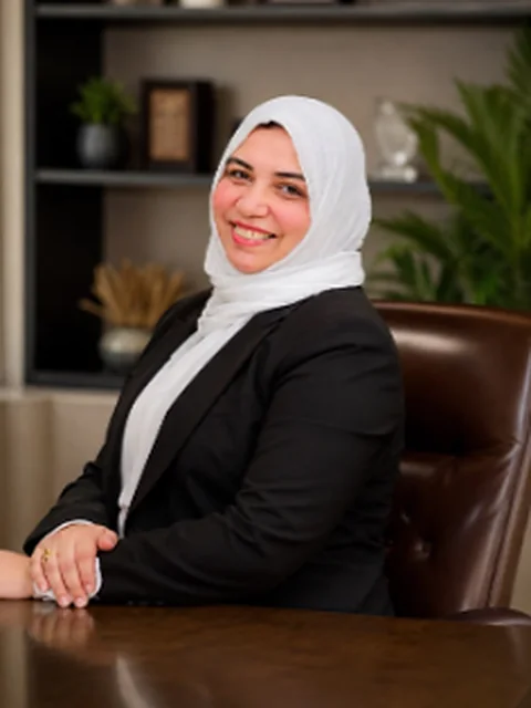 منى مصطفى — مديرة الإبداع والهوية البصرية